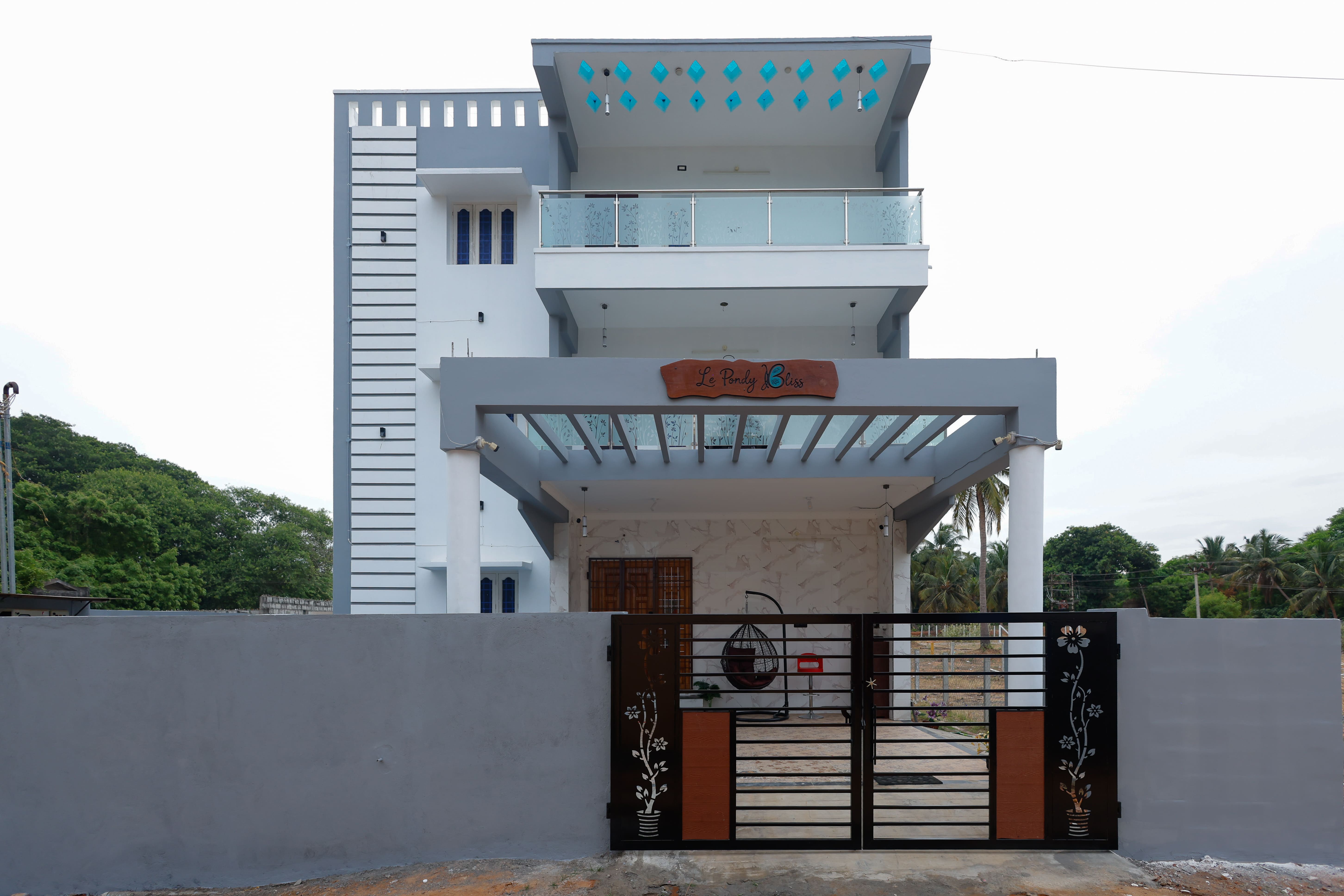 Villa dining
