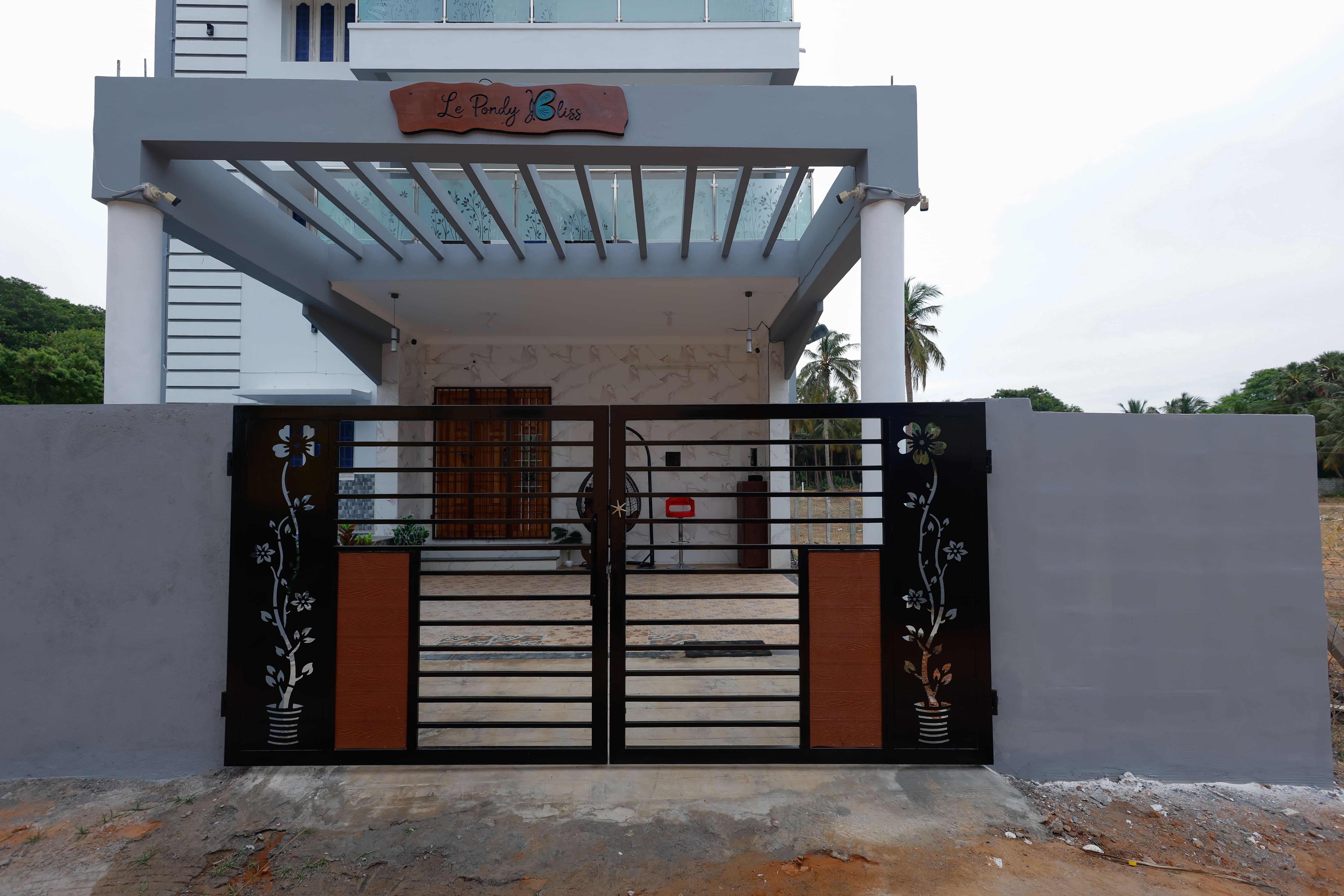 Villa entrance
